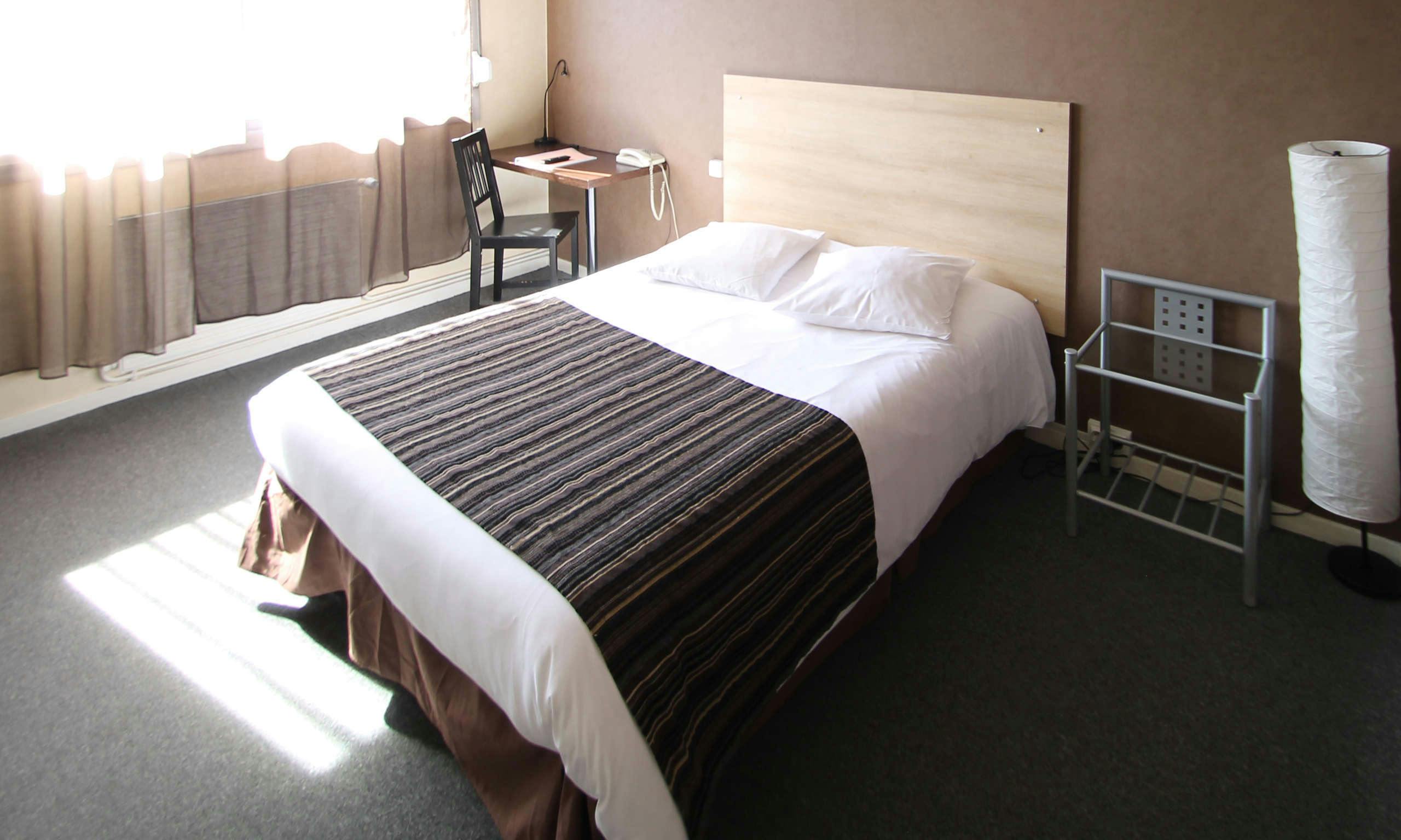 Adonis Lyon Est Artys Hotel