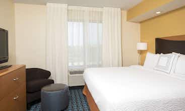 Hotel Hampton Inn Suites Bloomington - Normal photo 1