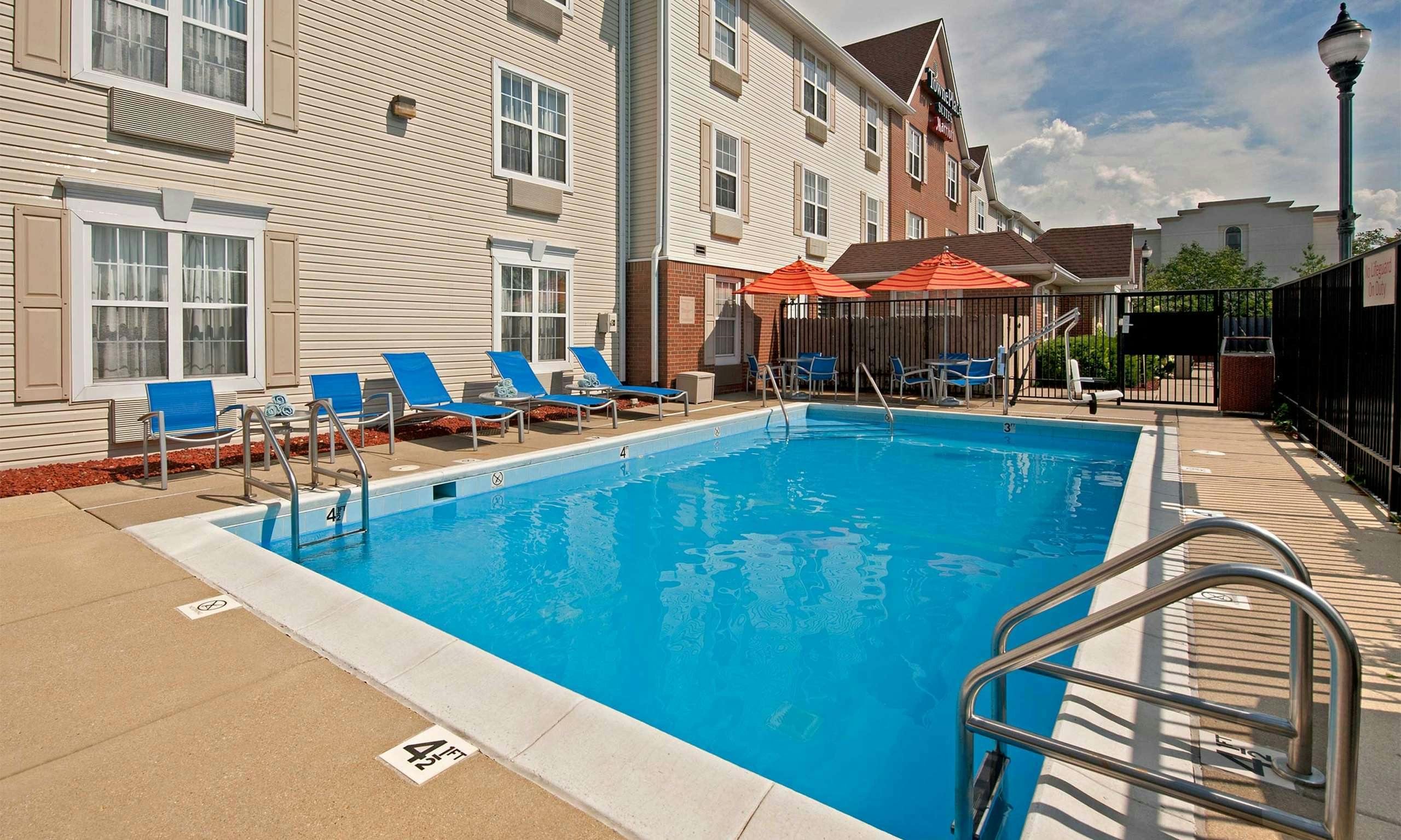 Towneplace Suites By Marriott Bloomington