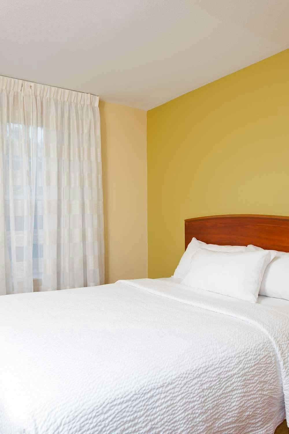 Hotel Towneplace Suites By Marriott Bloomington photo 4