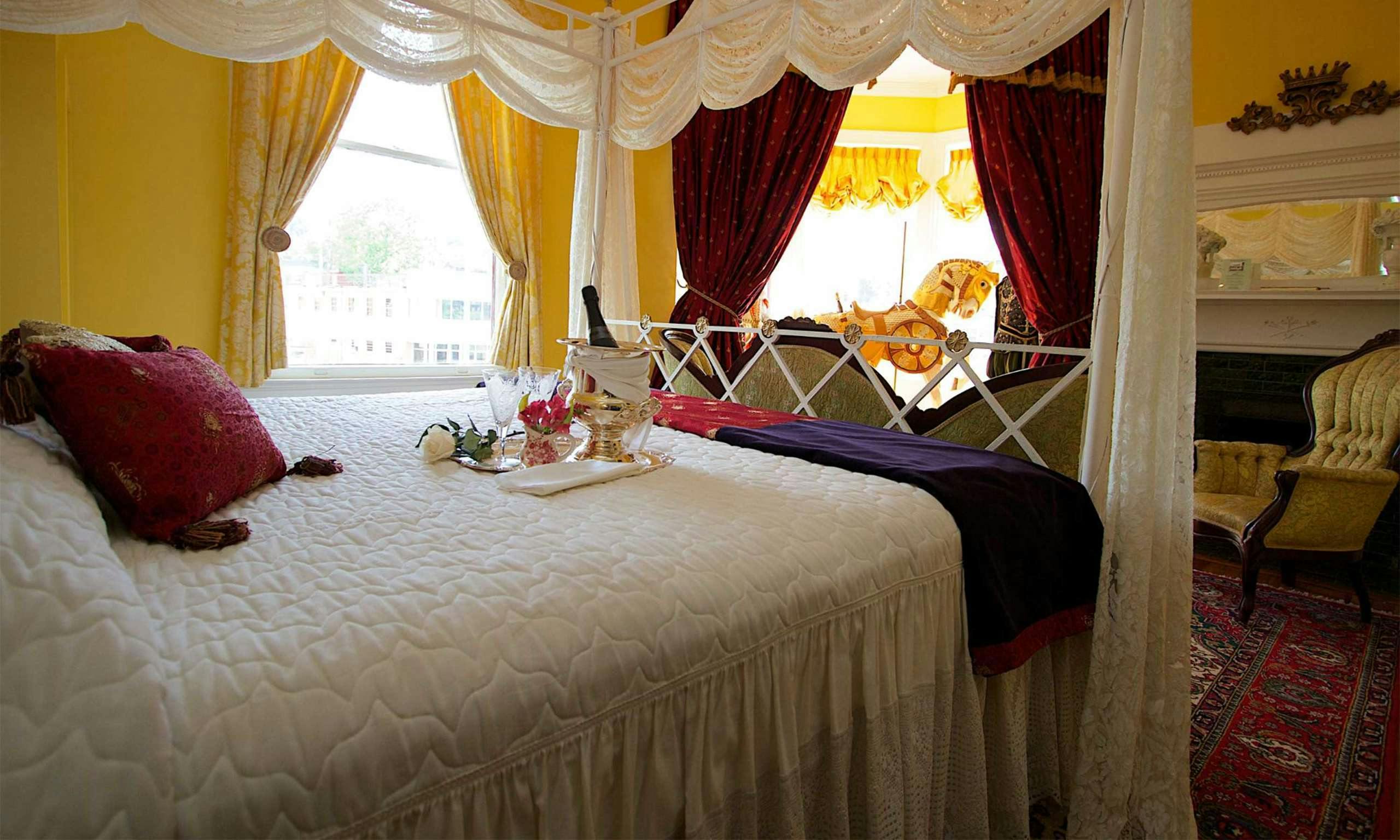 Hassinger Daniels Mansion Bed and Breakfast