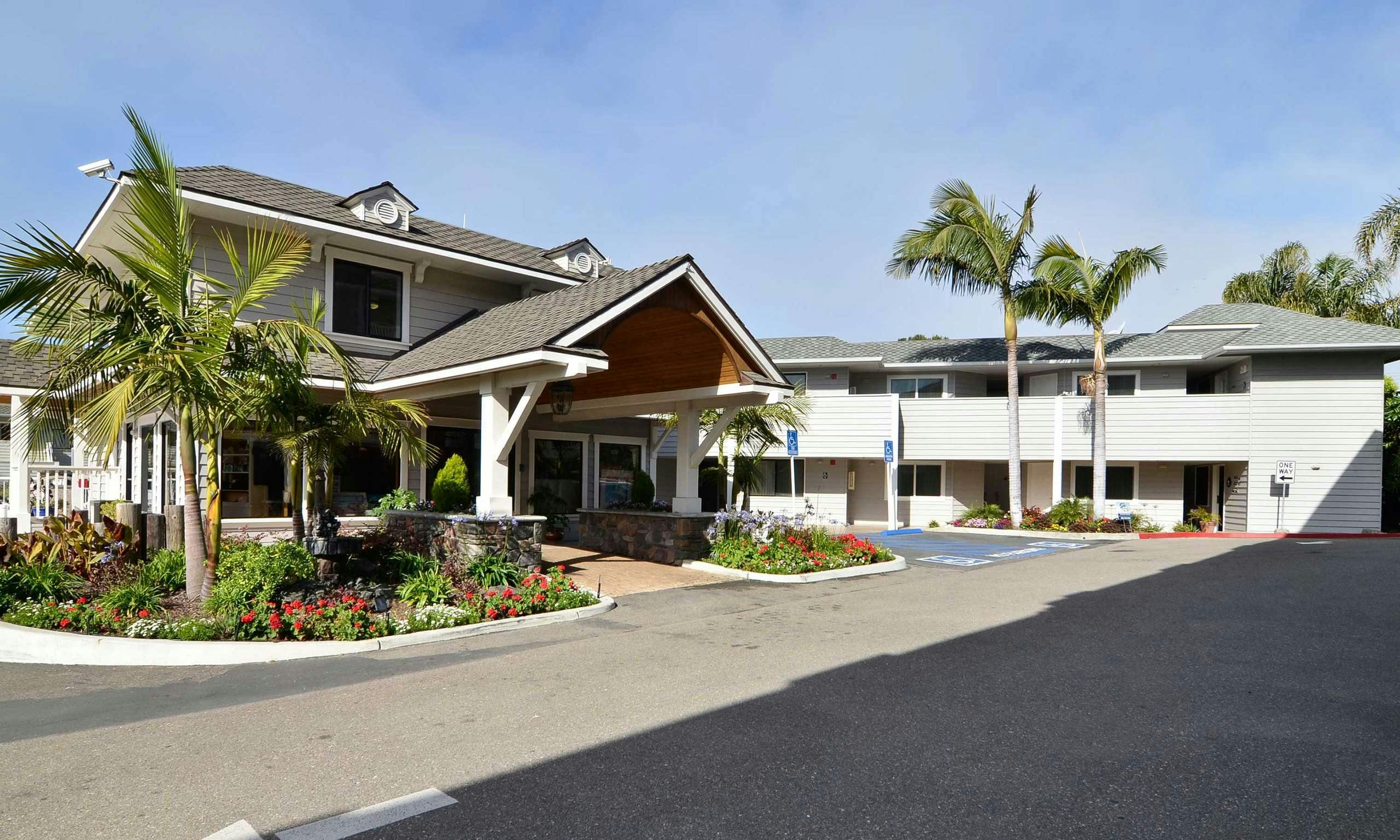 Pismo Lighthouse Suites