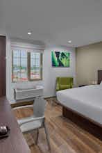 Hotel Extended Suites Tijuana Macroplaza photo 3