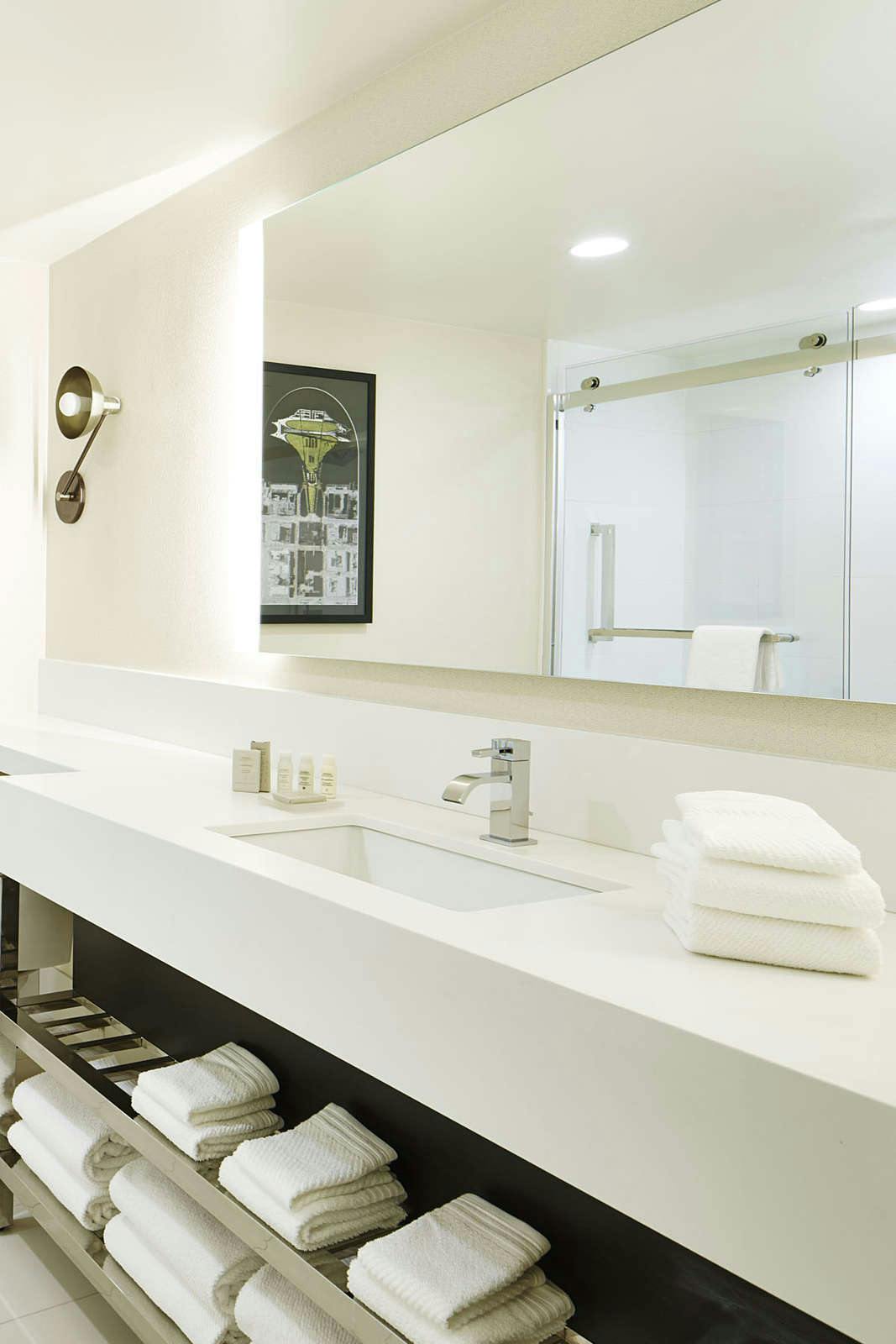 Hotel Renaissance St. Louis Airport Hotel photo 4