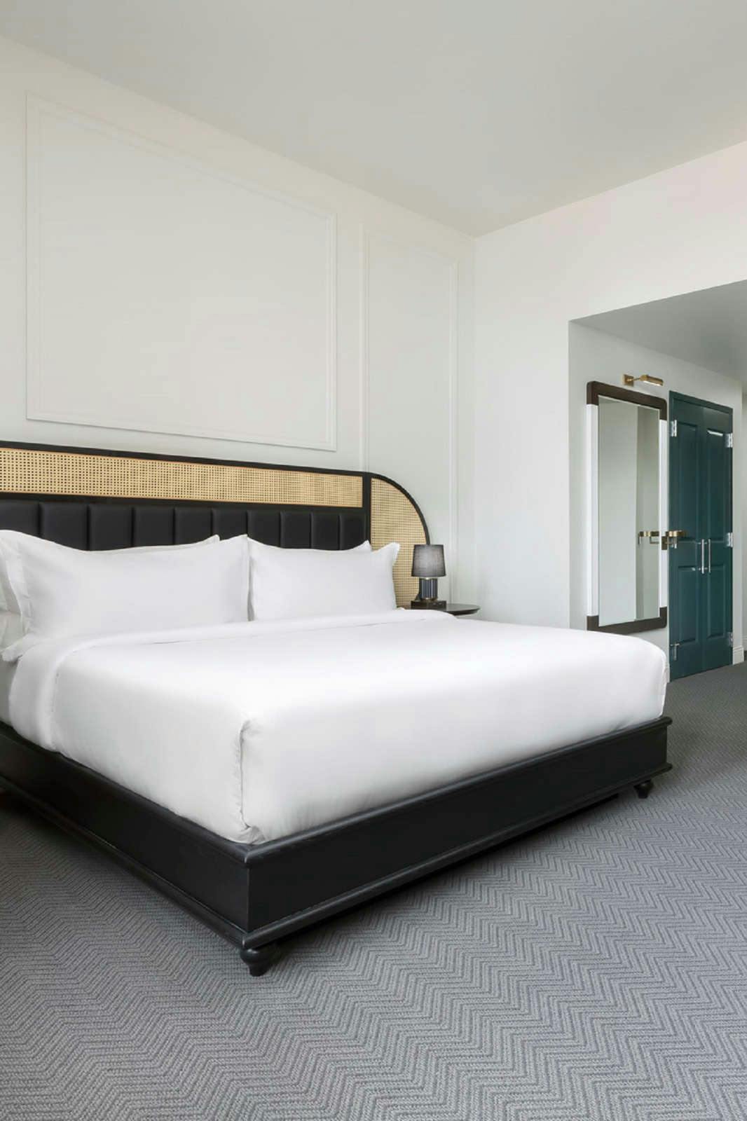 Hotel The Candler Hotel Atlanta, Curio Collection by Hilton photo 1