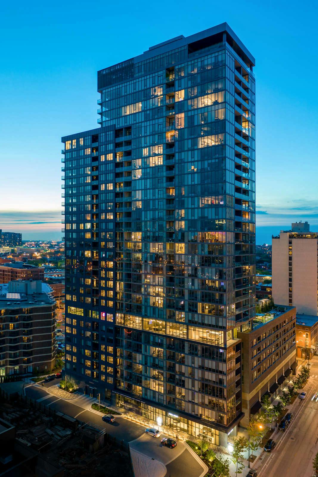 LEVEL Chicago Old Town, Chicago HotelTonight