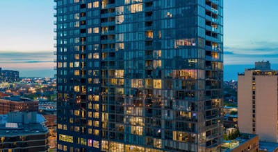 LEVEL Chicago - Old Town