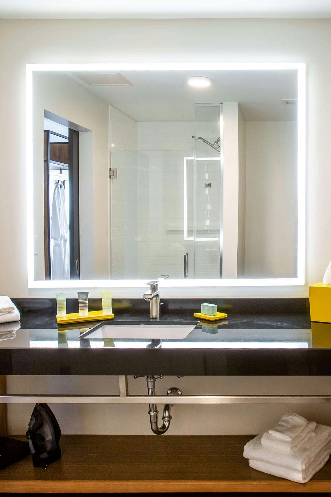 Hotel Hotel Indigo Seattle Everett Waterfront photo 4