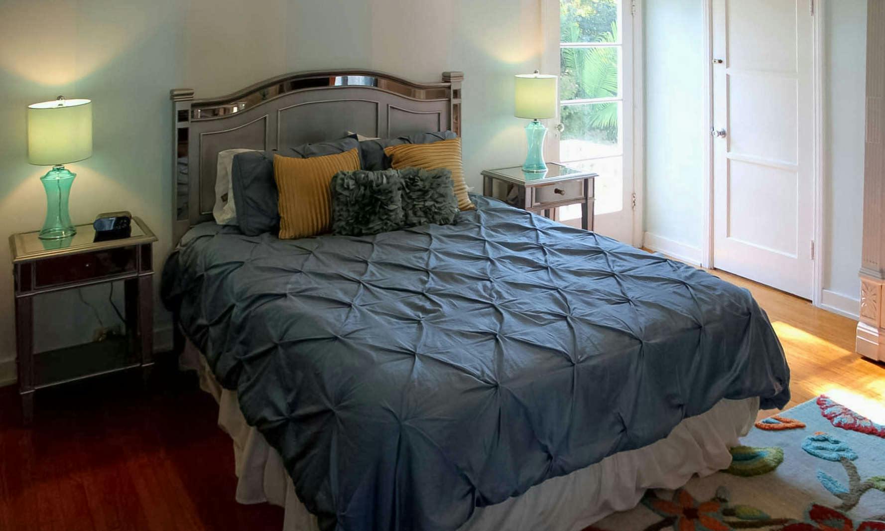 Cinema Suites Bed & Breakfast