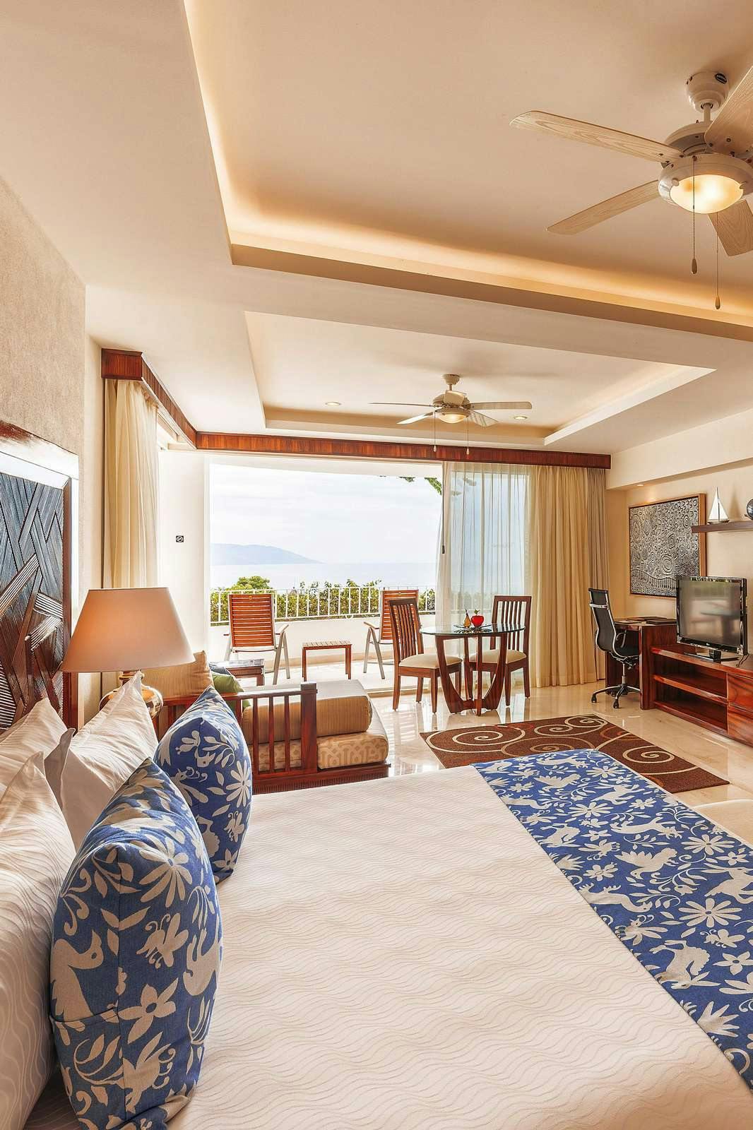 Hotel Grand Miramar All Luxury Suites & Residences photo 3