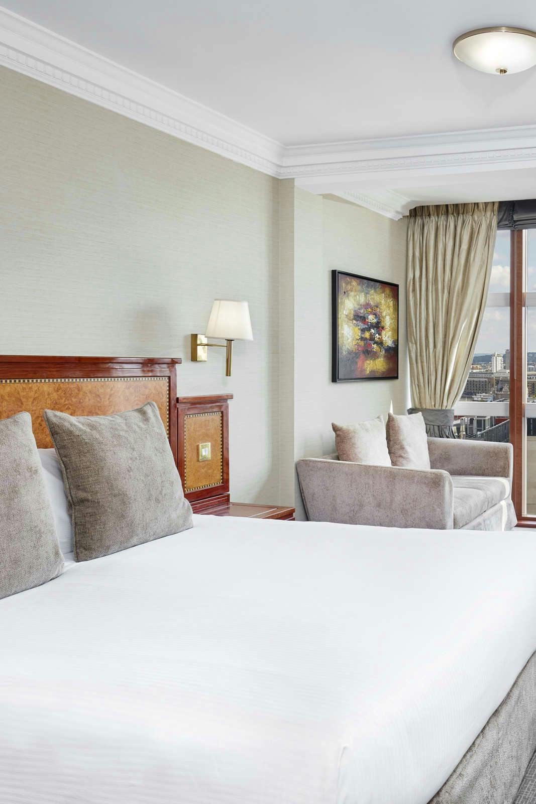 Hotel Leonardo Royal Hotel London City photo 2