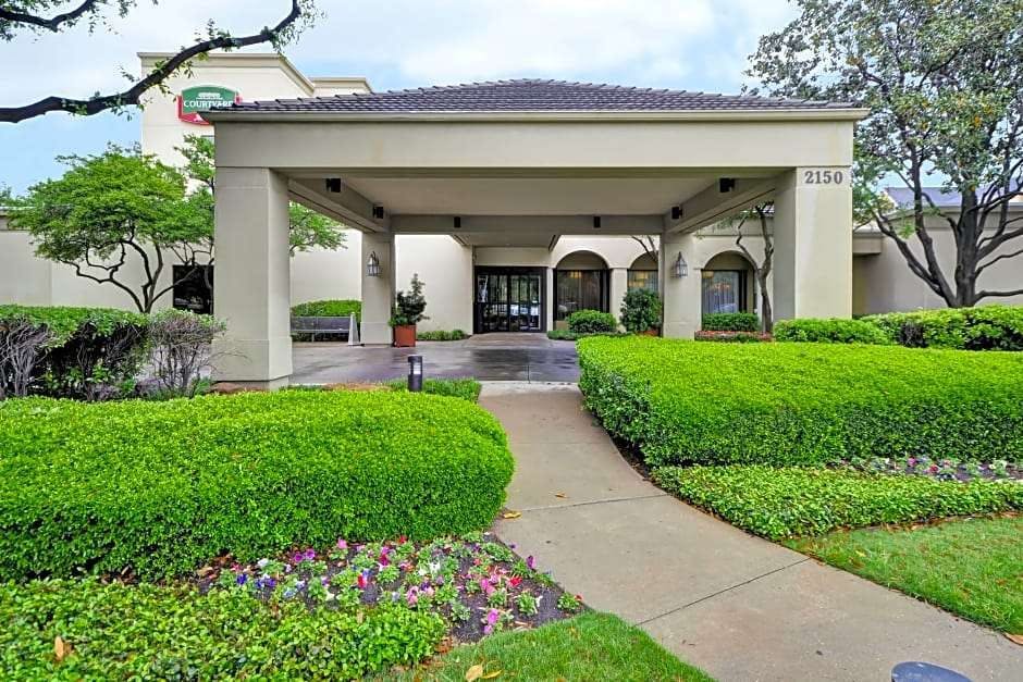 Courtyard by Marriott Dallas Medical/Market Center