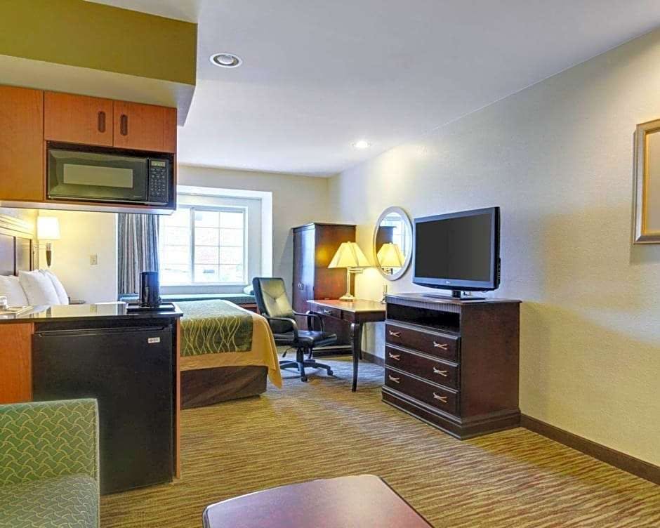 Comfort Inn Suites Airport Dulles Gateway Washington Dc Iad