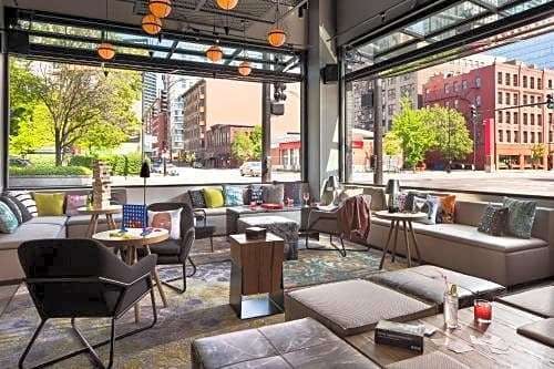 Hotel Moxy Chicago Downtown photo 4