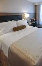Hotel Wyndham Garden LaGuardia South photo 1