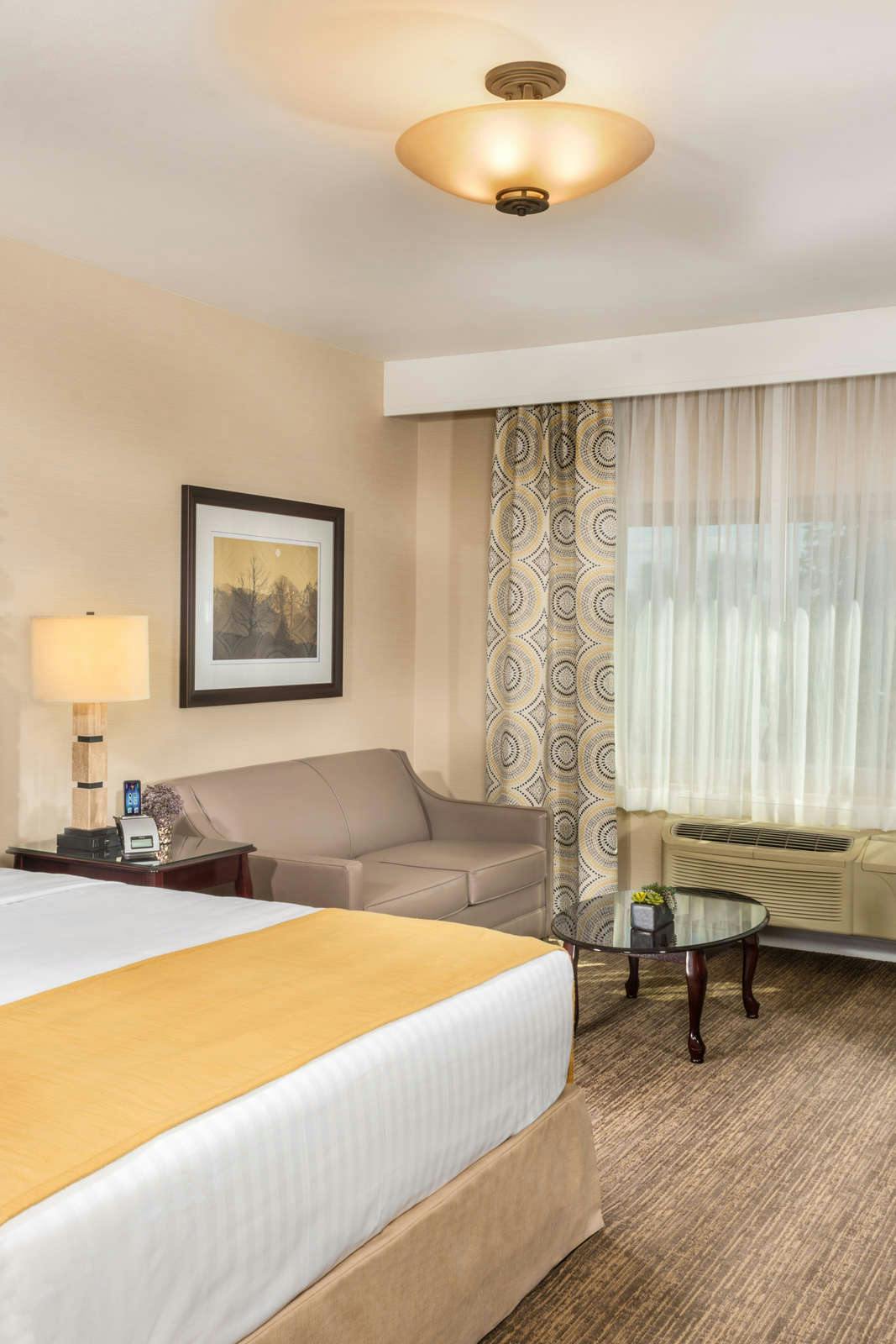 Hotel Ayres Suites Ontario Mills Mall photo 2