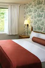 Hotel Williamsburg Woodlands Hotel & Suites, an official Colonial Williamsburg Hotel photo 2