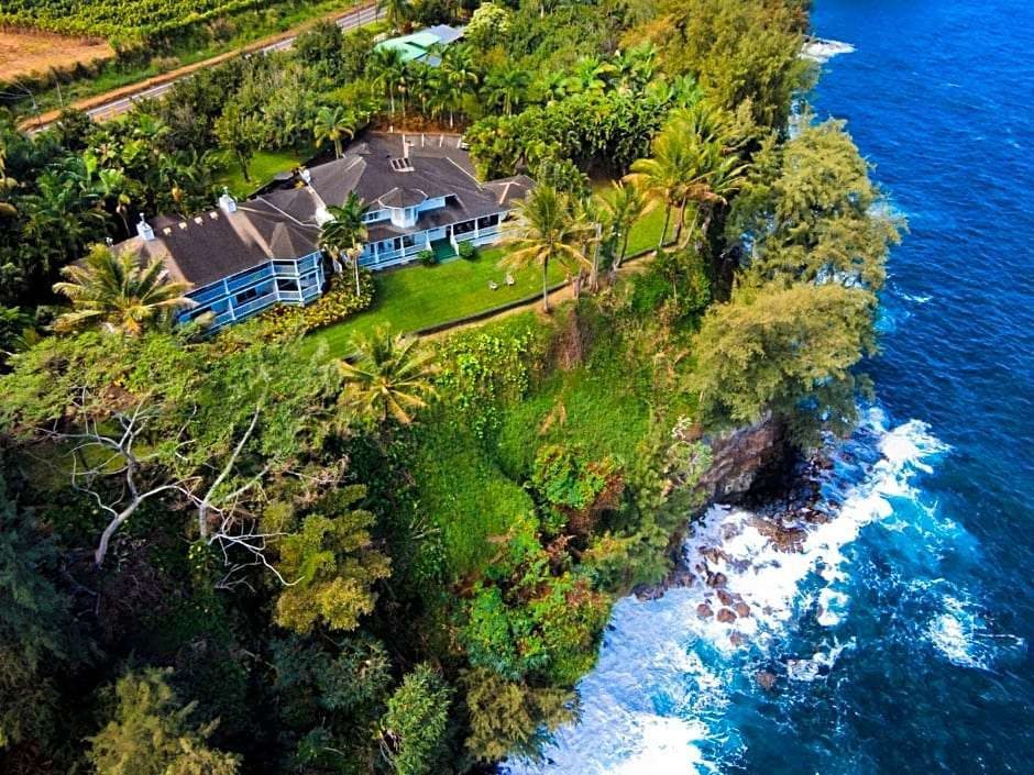 The Palms Cliff House Inn